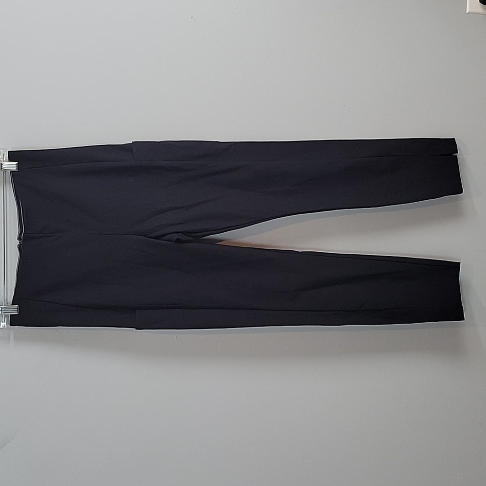 353450 Athleta Wander Slim Ankle pants side pockets in Black